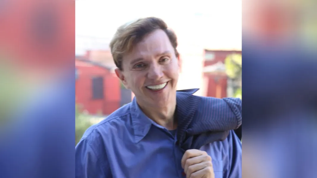 INOVAÇÃO - Além da veiculação de seu programa pela TV Vila Velha, Léo Pasetti agora está com seu programa de entrevistas e culinária em suas redes sociais com a irreverência de sempre. Toda quinta e sexta às 22 horas. Vale a pena conferir!