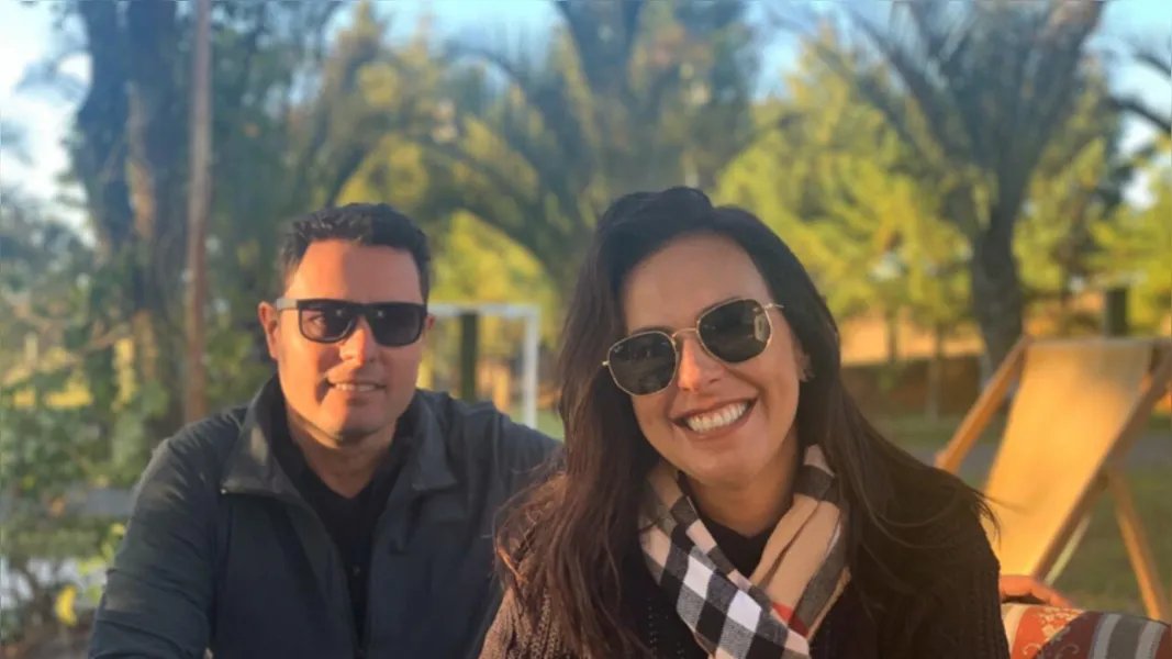 ANIVERSÁRIO -  A bela Renata Vargas celebra na intimidade familiar a passagem de seu aniversário nesta segunda-feira (6). No registro, Renata e seu namorado Lauro Costa. Da coluna RC os votos de alegrias e prosperidade