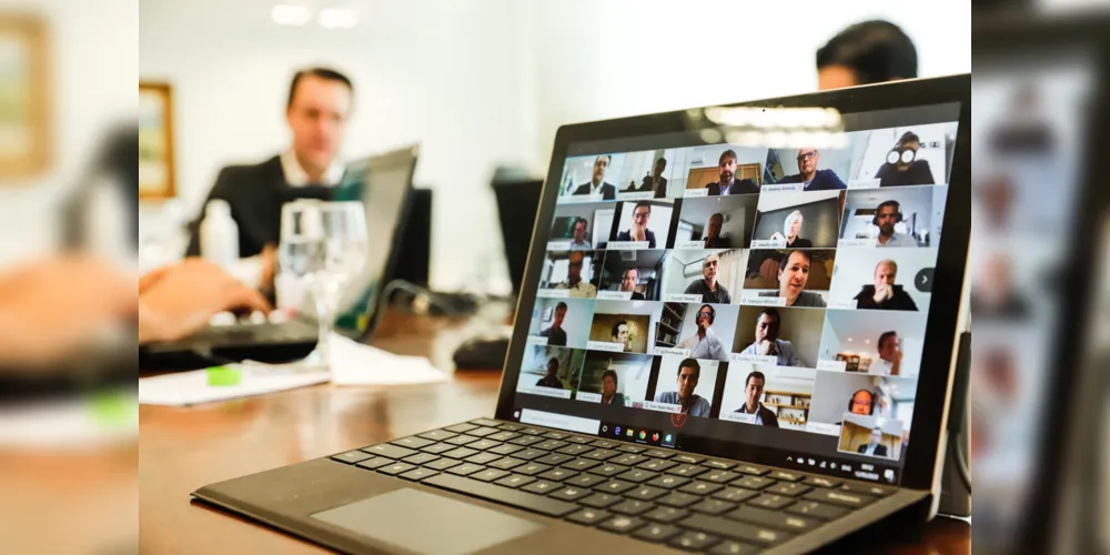 Ratinho Junior apresentou panorama econômico do Estado e disse que o plano de transformar o Paraná em um hub logístico segue ativo.