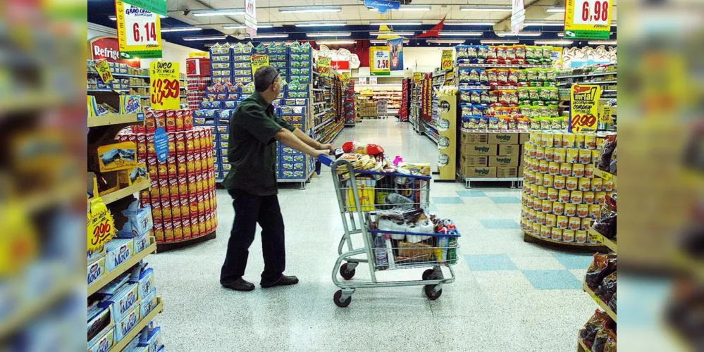 O boletim aponta que 8,4 mil estabelecimentos do Simples e 2,3 mil do Regime Normal estão fechadas