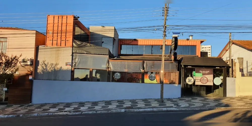 Neste período, o estabelecimento passou a utilizar o nome de ‘Bar.baridade Comes e Bebes’, levando a comida de boteco para o conforto das residências