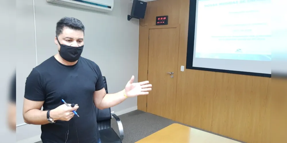 Gestor vem endurecendo medidas para combater pandemia da Covid-19