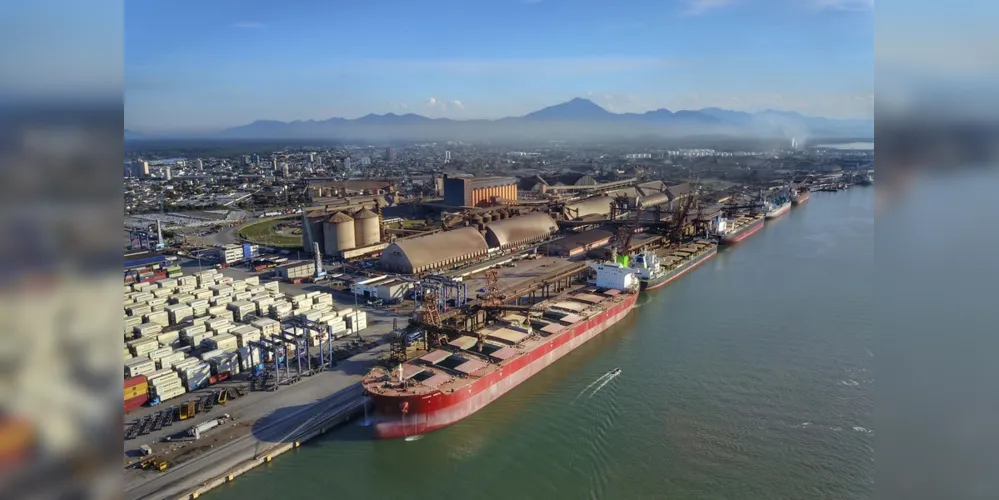 Expectativa da Porto do Paraná é a movimentação de 7,6 milhões de toneladas de soja, em grão e farelo, milho e açúcar