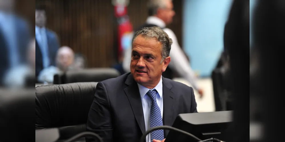 A empresa vencedora terá de realizar os trabalhos de terraplanagem, colocação de meio-fio, drenagem, pavimentação e sinalização de segurança das vias. 