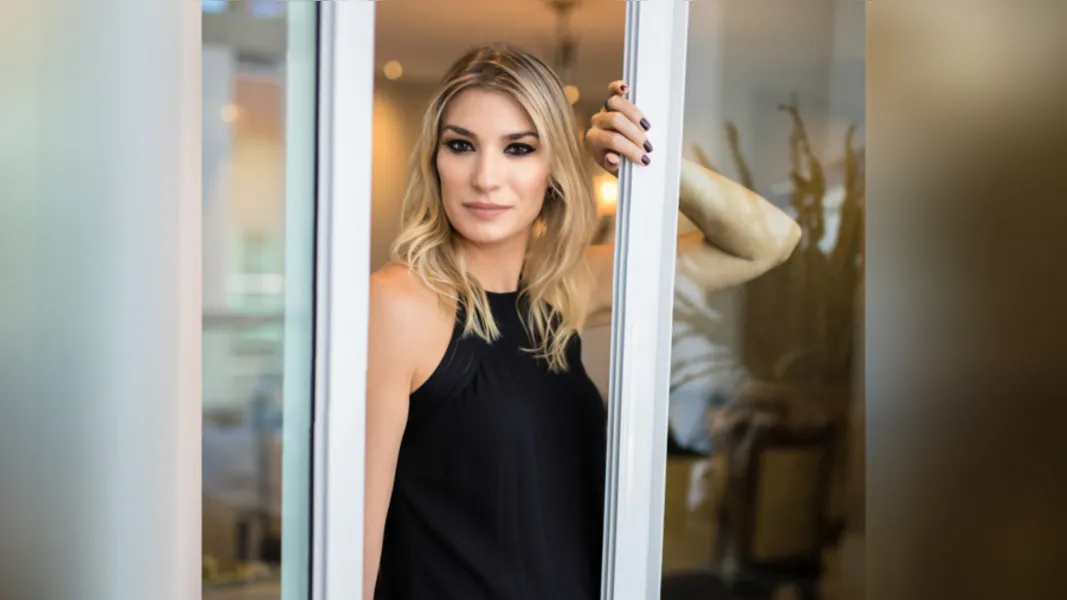 FELICITAÇÕES - A competente profissional de eventos Andrezza Boratto Uliana celebra hoje (18), a troca de idade. Vale ressaltar que Andrezza com seu espírito arrojado e inovador vem sempre encantando com suas criações, transformando sonhos em realidade. Da coluna RC os votos de saúde e sucesso!