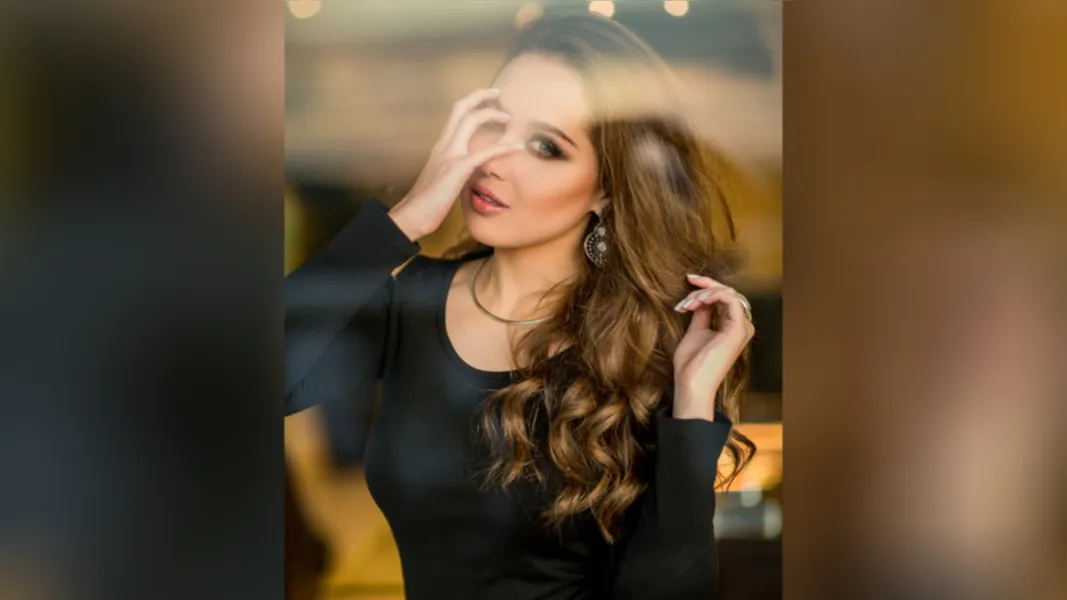 NIVER - Amanda Roderjan C. da Costa comemora a chegada de seu aniversário neste sábado (18). Amandinha, como é chamada, é um dos rostos mais belos da nova geração. Da coluna RC o desejo de felicidades e prosperidade