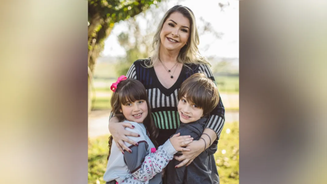 Isabel Cristina Maciel Diavan e seus netos Marcela Diavan Scheifer e Bento Henrique Diavan Degraf