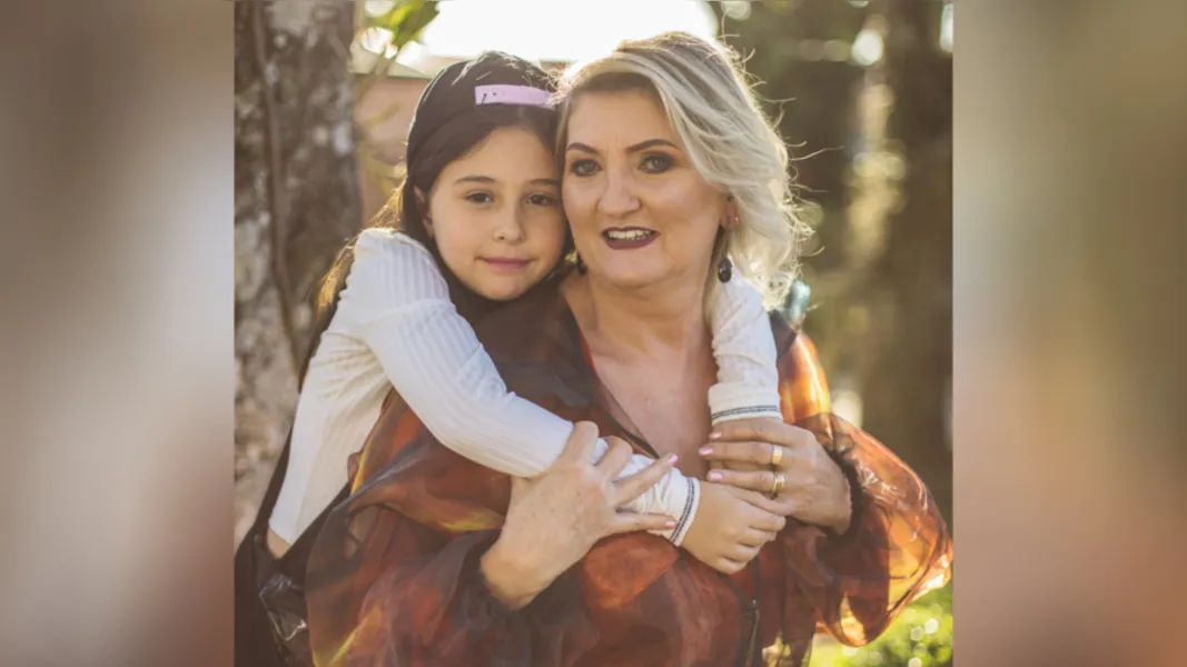 Mara Navarri Rossi e sua neta Catarina B. Rossi de Lacerda 