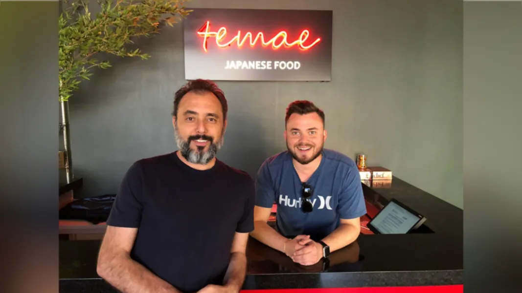 TEMAE – O mês de agosto será especial para a equipe do Temae Japanese Food, os empresários Hemerson Dmengeon e Sergio Pereira, preparam várias novidades e ações, especialmente pela celebração do primeiro ano de atividade do sofisticado espaço gastronômico. Comentaremos