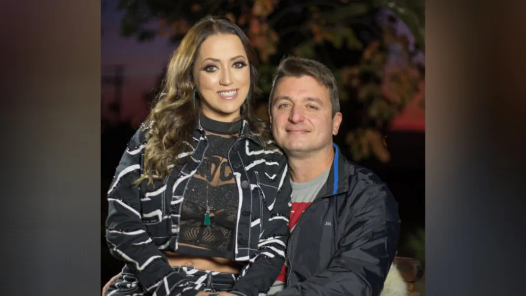 BRINDE A VIDA - A estonteante engenheira Civil, Isabela Farhat, comemora a chegada de idade nova nesta quinta-feira (30). No registro especial da coluna, Isabela com seu marido Guilherme Farhat. Da coluna RC os votos de muitas realizações