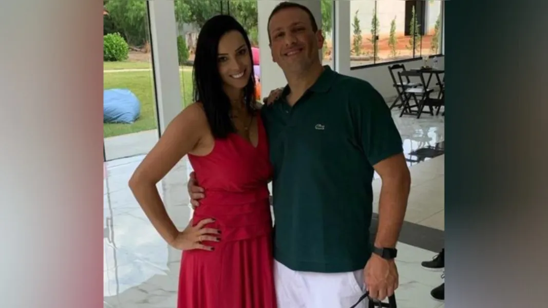 MUNDO AZUL - Os noivos André Cury e Carol Acras estão radiantes com a notícia da chegada do novo integrante da família. O casal aguarda ansioso a chegada do bebê, que irá se chamar João Lucas. Da coluna RC os votos de uma doce espera recheada com muitas alegrias e saúde