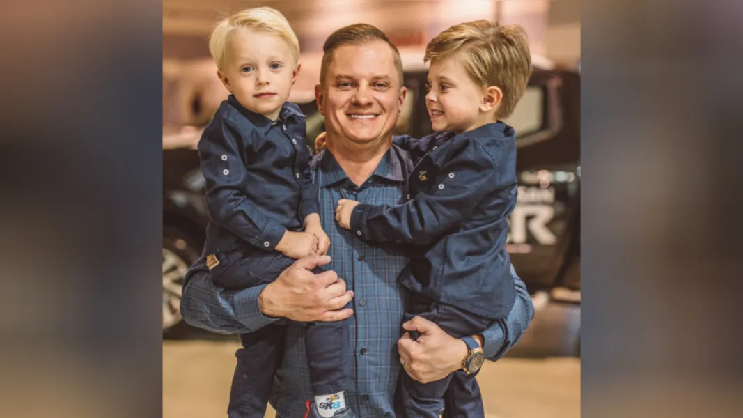 Gianmarco Penteado e seus filhos Gael e Gustavo Penteado