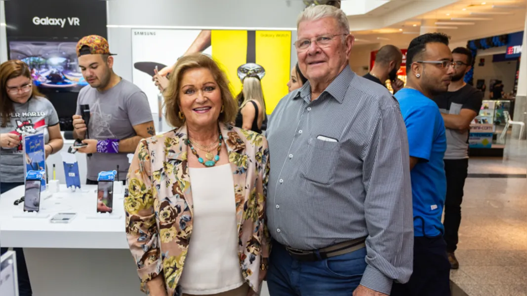 DESTAQUE – No registro, Elba Lozza de Moraes e Aymore Índio do Brasil Pereira de Moraes nomes de relevância para a sociedade princesina. O casal sempre está envolvido em ações sociais de nossa cidade, contribuindo para o bem estar dos menos favorecidos