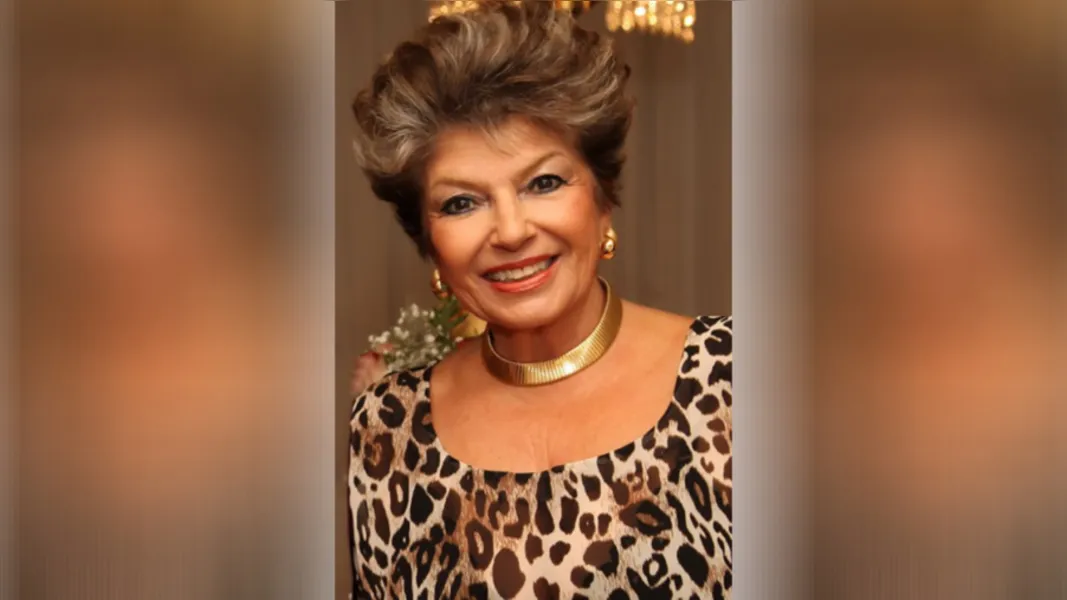 FELICITAÇÕES - Stella Maris Gravina, uma das mulheres mais elegantes da sociedade princesina, celebra nesta quinta-feira (24) a passagem de seu aniversário. Da coluna RC os votos de saúde e alegrias