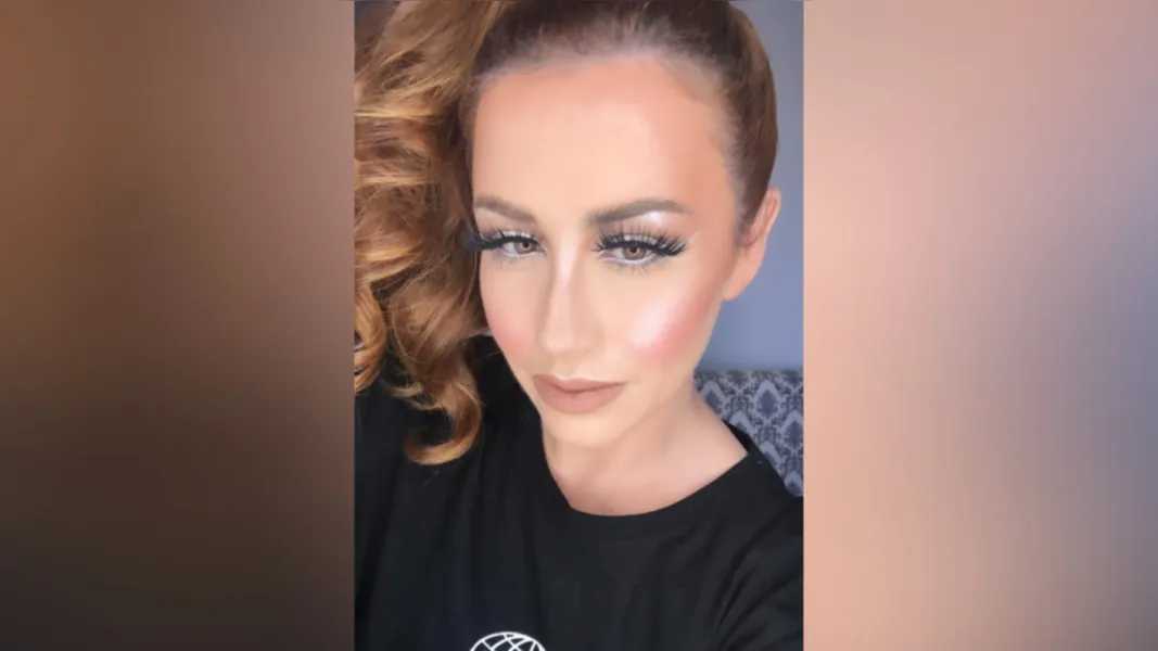 BRINDE A VIDA-  A badalada digital influencer Leandra Mello Pessoa Schneider receberá as felicitações pela troca de idade no próximo sábado (26). Mell como é conhecida, já ultrapassa os 200 mil seguidores no instagram e tem feito um brilhante trabalho de fomento ao comércio local. Da coluna RC os votos de felicidades e sucesso