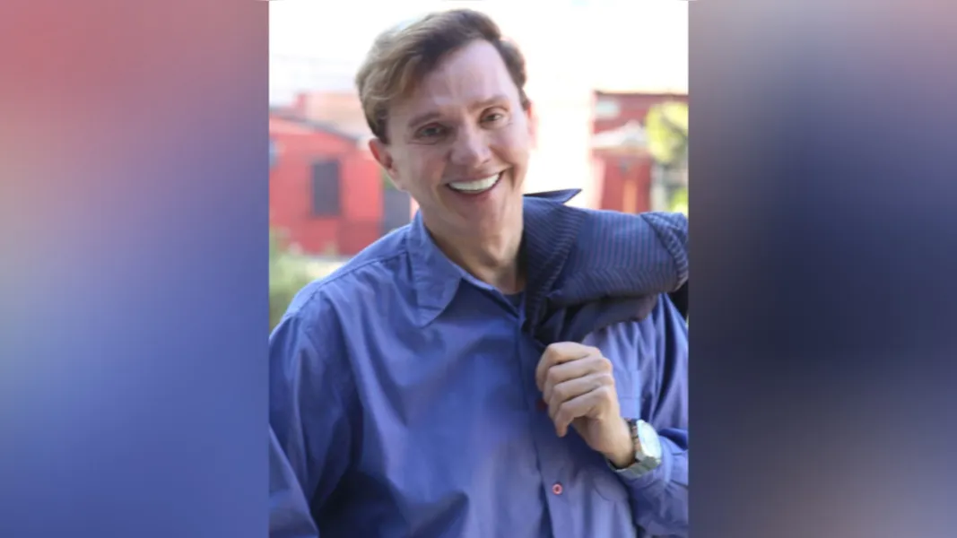 BDAY - O empresário Léo Pasetti celebra na próxima terça-feira (29), a passagem de seu aniversário. Um dos mais atuantes profissionais de comunicação da cidade, Léo atuou em diversos veículos, se destacando pelo seu estilo único de informar a comunidade. Sempre disposto a dar espaço para produções locais, Léo é reconhecido pelo seu bom humor e por sua autenticidade. Da coluna RC os votos de realizações