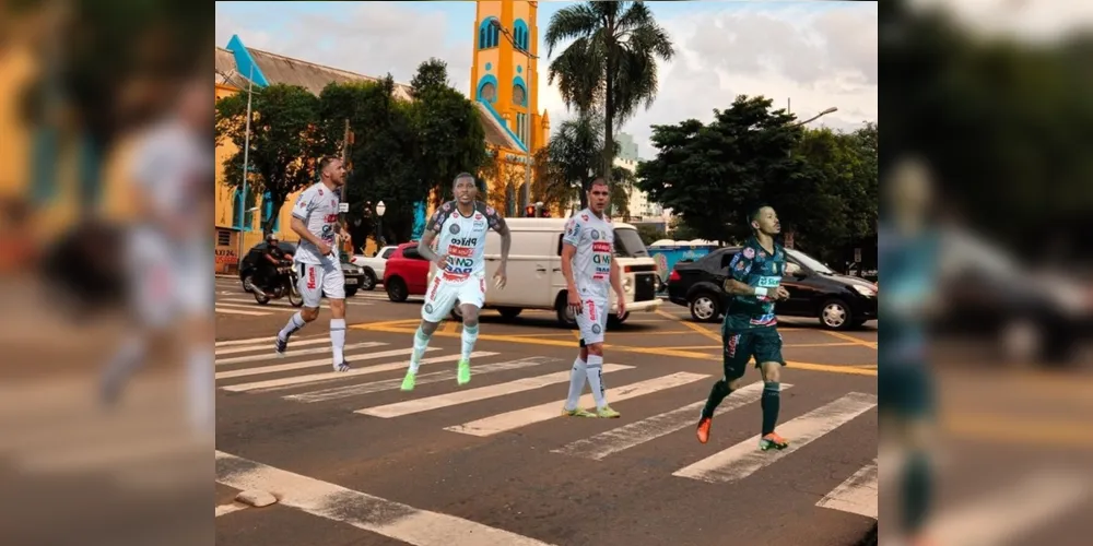 Montagem traz jogadores do Fantasma imitando a capa do disco Abbey Road dos Beatles