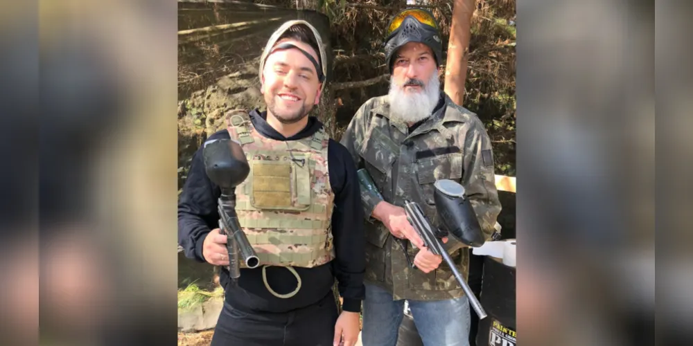 ENTREVISTA-  O programa “Cidade Entrevista” desafia delegado para disputa de paintball. Programa que vai ao todo domingo, às 10h30, na Rede Massa é apresentado pelo jornalista Daniel Petroski O Cidade Entrevista do próximo domingo (19) será diferente. O jornalista Daniel Petroski conversa com o delegado chefe da 13ª Subdivisão Policial de Ponta Grossa, Nagib Nassif Palma. O programa vai ao ar às 10h30, na Rede Massa/TV Guará, filiada ao SBT no Paraná. “Vamos relembrar a carreira e passagens inusitadas da vida do delegado”, explicou o apresentador. O programa foi gravado antes da pandemia da COVID-19. “Por isso, conseguimos ainda fazer algo inusitado: uma disputa de paintball. Quem será que ganhou”, comenta Petroski