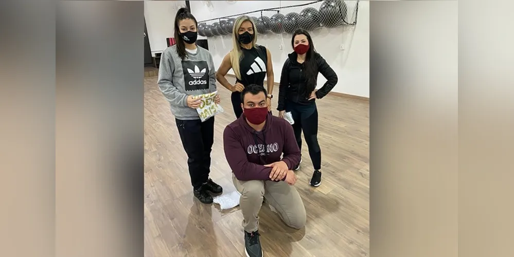 Os profissionais acompanham o grupo de participantes por um período de três meses. Todo o trabalho é voluntário.  