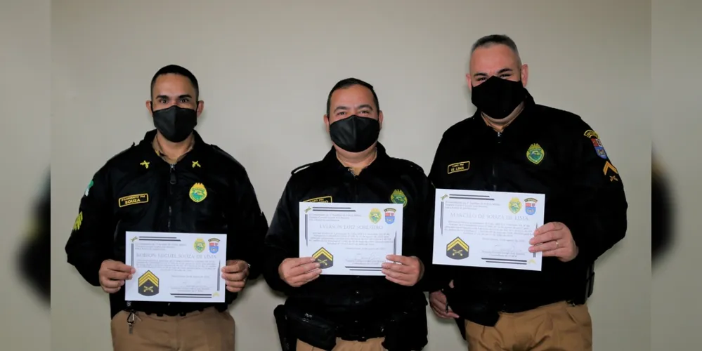 Imagem ilustrativa da imagem Policiais militares promovidos recebem homenagem