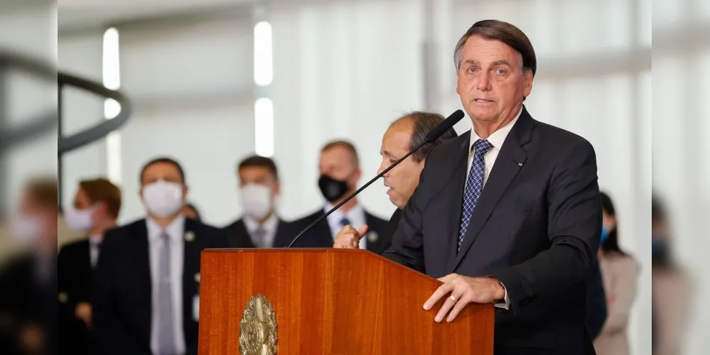 Segundo o presidente, o valor do benefício aos informais pesa nos cofres públicos e, por isso, deverá ser reduzido nos próximos pagamentos. 