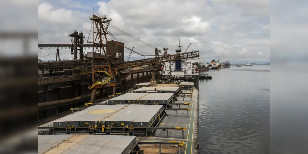 Desde janeiro, as exportações somam US$ 9,554 bilhões e as importações US$ 6,07 bilhões. O saldo acumulado está em US$ 3,49 bilhões