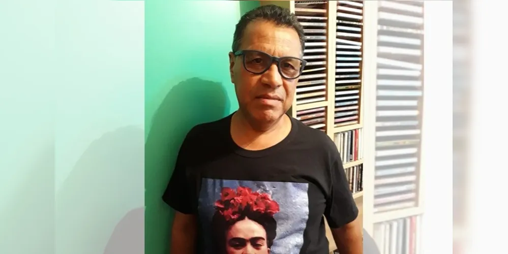 Róbison Benedito Chagas é professor aposentado do Curso de Letras da UEPG