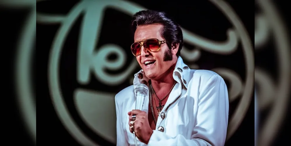 Rogério Cordoni, conhecido como o Elvis Brasileiro, comandará uma hora de show, transmitido pelos canais do Sesc PR no Facebook e no YouTube.