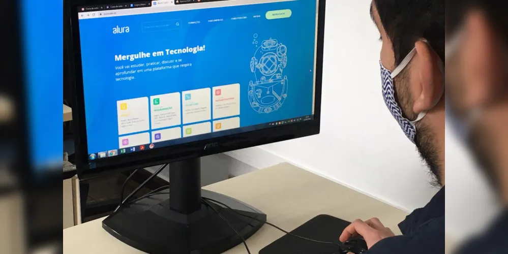 Entre as opções, criação de aplicativos, games, sites para web e mobile, produção e edição de fotos e vídeos, podcasts, programação em Java e HTML.
