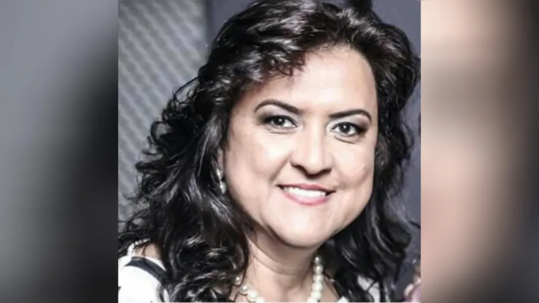 TROCA DE IDADE - Angela Pompeu foi muito cumprimentada pela passagem de seu aniversário na última terça-feira (6). Angela atualmente exerce o cargo de Secretária Municipal de Saúde, fazendo um trabalho exemplar em prol da comunidade. Da coluna RC os votos de felicidades