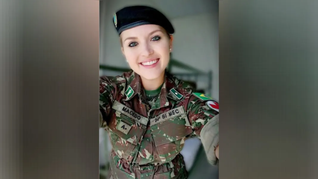 TIM – TIM – Hoje o dia é de comemoração para a Jéssica Milene Macedo, ela é tenente/dentista do exército e filha do secretário de esporte Marco Antônio Macedo. Da Coluna os votos de felicidades, bênçãos, alegrias e muita prosperidade