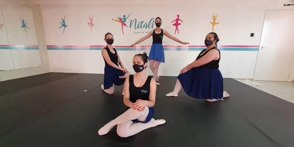 Mulheres realizam sonho de menina: ser bailarina