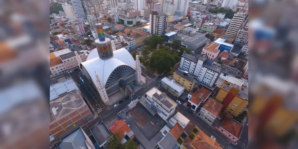 São 4.806 casos monitorados e cinco suspeitos hospitalizados