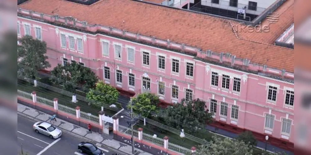 Regente Feijó foi um dos colégios atingidos pela decisão do Governo