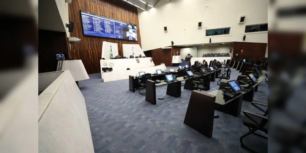 As atividades legislativas foram retomadas por convocação extraordinária