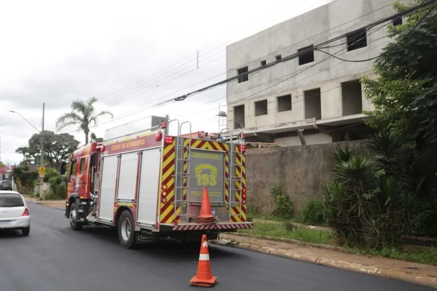 Vítima foi socorrida no local e levada até a Santa Casa de Misericórdia