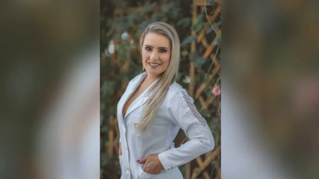 BRINDE A VIDA - A requisitada Dermaticista Mariele Araújo será muito cumprimentada pela passagem de seu aniversário na próxima segunda-feira (18). Da coluna RC os votos de saúde e felicidades. 