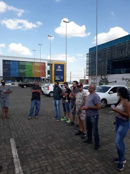 Motoristas estão preocupados com a falta de posicionamento da empresa Uber quanto as taxas cobradas nas corridas