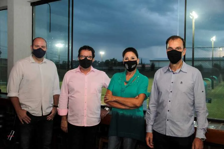 Presidente ladeada pelos Diretores Flavyanno Laidane, Osni Mongruel Jr. e Pedro Hartmann