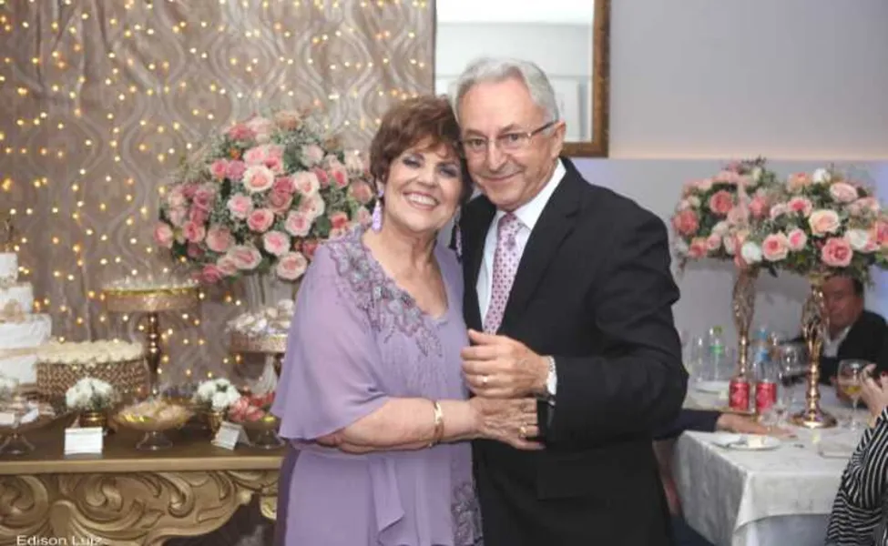 Novo Ciclo - Marilu Goulart na intimidade familiar será muito cumprimentada pela passagem de seu aniversário nesta terça-feira (9). No registro especial, Marilu e seu marido João Péricles Goulart. Da coluna RC os votos de alegrias e realizações.