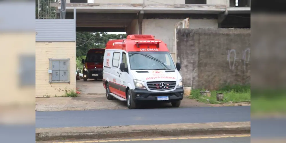 Vítima foi socorrida no local e levada até a Santa Casa de Misericórdia