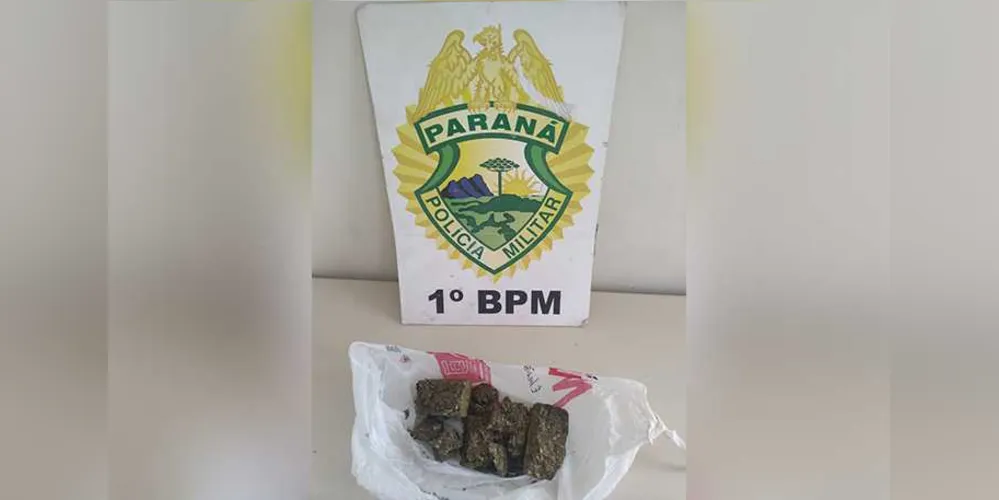 Quase 100 gramas de maconha foram apreendidos com adolescente