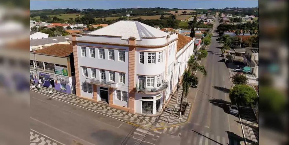 São 866 casos confirmados para Covid-19 em residentes de Palmeira, sendo 637 recuperados, 217 em isolamento domiciliar e 12 óbitos por Covid-19.