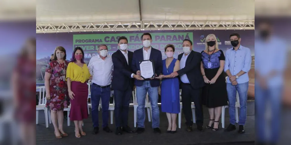 Imagem ilustrativa da imagem Governador assina construção de Condomínio do Idoso em PG