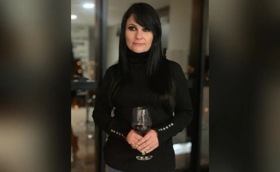 Troca de idade - A empresária Zeila Virginia Cruz Oliveira será muito cumprimentada pela passagem de seu aniversário no próximo domingo (18). Da coluna RC os votos de alegrias e sucesso.