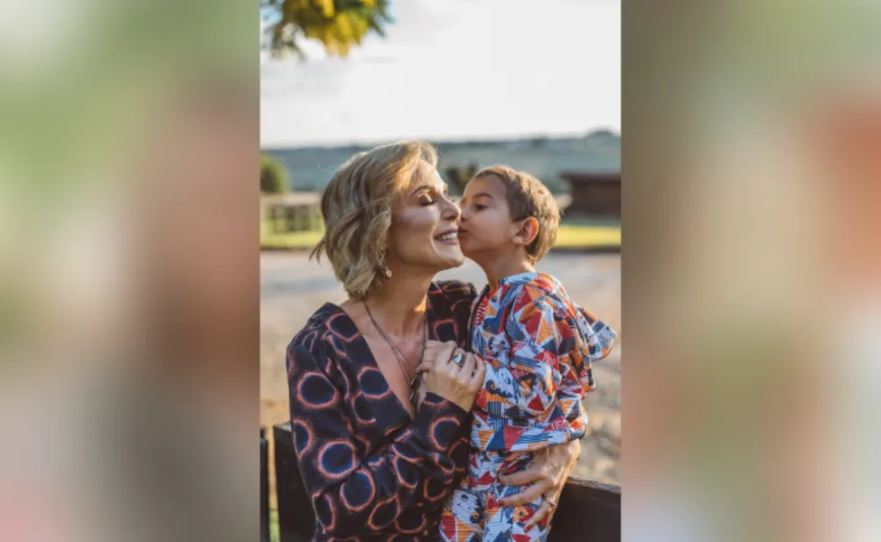 Fernanda Basso Silvério e seu filho João Vitor Silvério Macorati