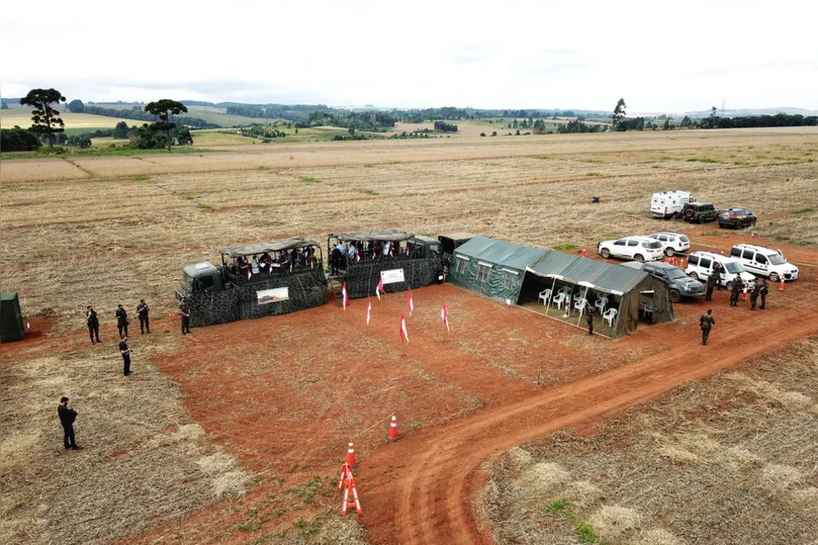 Em Ponta Grossa, Exército vistoria local de possível instalações da Escola de Sargentos de Armas - ESA. Ponta Grossa, 13 de abril de 2021.
Foto: José Fernando Ogura/ AEN