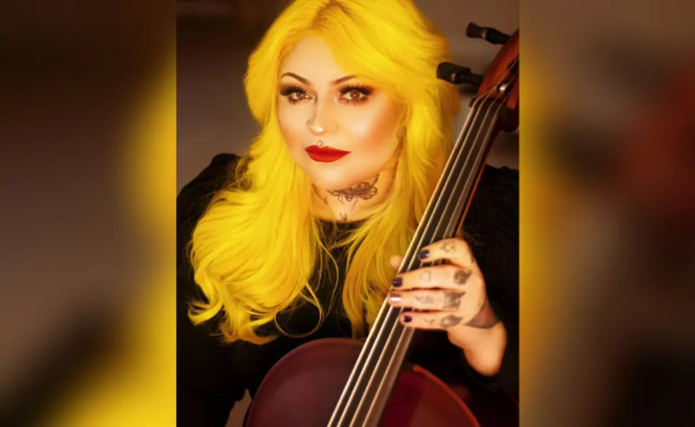 Troca de idade - Isabela Huk celebra nesta quarta-feira (24), a passagem de seu aniversário. Isabela que fez uma significativa participação no The Voice Brasil 2016, mostrando seu talento que encanta a todos em suas apresentações. Vale registrar, que Isabela vem fazendo sucesso em nossa cidade e em todo Estado com seus lançamentos e novidades.  Da coluna RC os votos de felicidades e sucesso.