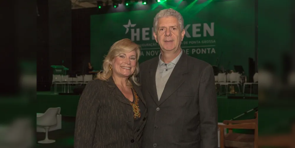 Felicitações - João Luis Giostri, superintendente do Palladium Shopping Ponta Grossa celebrará na próxima segunda-feira (19), a passagem de seu aniversário. No registro especial, João Luis com a esposa Edna Giostri. Da coluna RC os votos de alegrias e prosperidade. 