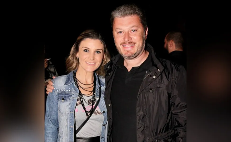 TROCA DE IDADE. O advogado Guilherme Hamilton Buhrer será muito cumprimentado pela passagem de seu aniversário no dia de hoje (10). No registro especial, Guilherme com sua esposa Analira Buhrer. Da coluna RC os votos de alegrias e sucesso